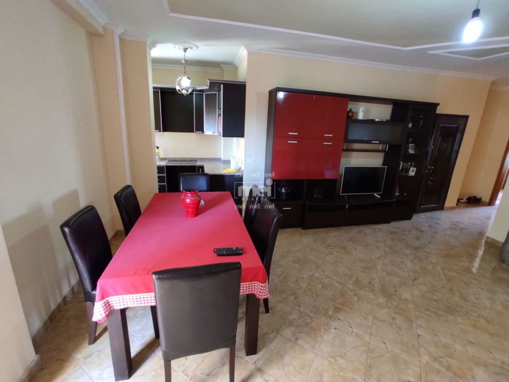 JEPET ME QIRA APARTAMENT 2+1 TEK VILA E ZOGUT