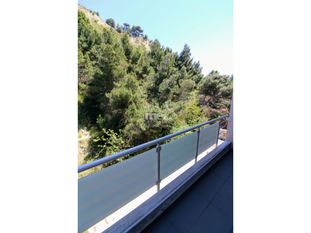 SHITET APARTAMENT 3+1+2 ME PAMJE NGA DETI NE CURRILA