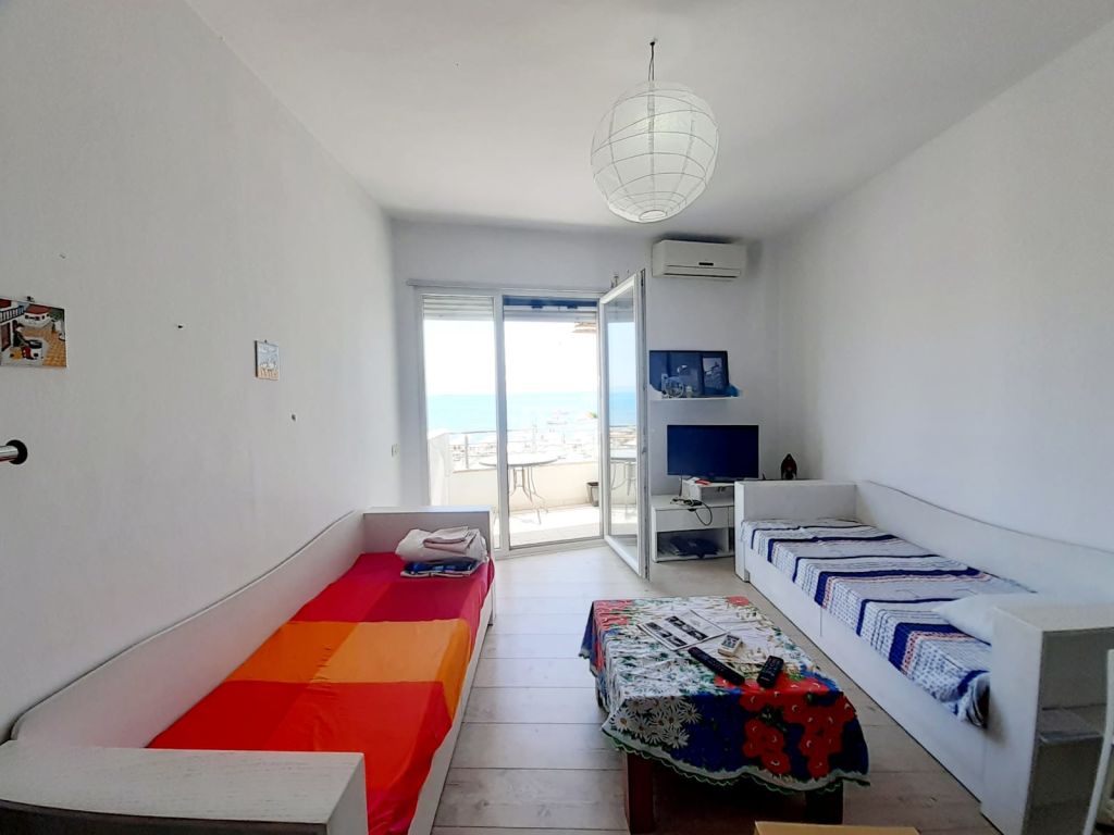 SHITET APARTAMENT 1+1 ME PAMJE NGA DETI NE PLAZH