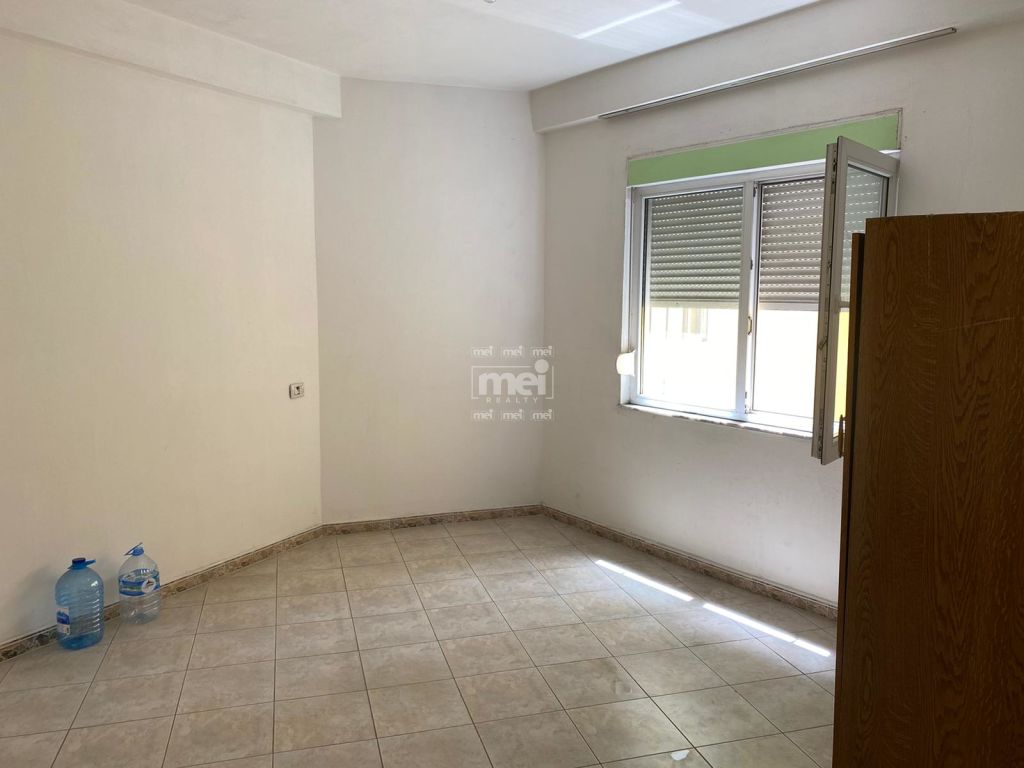 JEPET ME QIRA APARTAMENT 1+1 TE TREGU FSHATAR