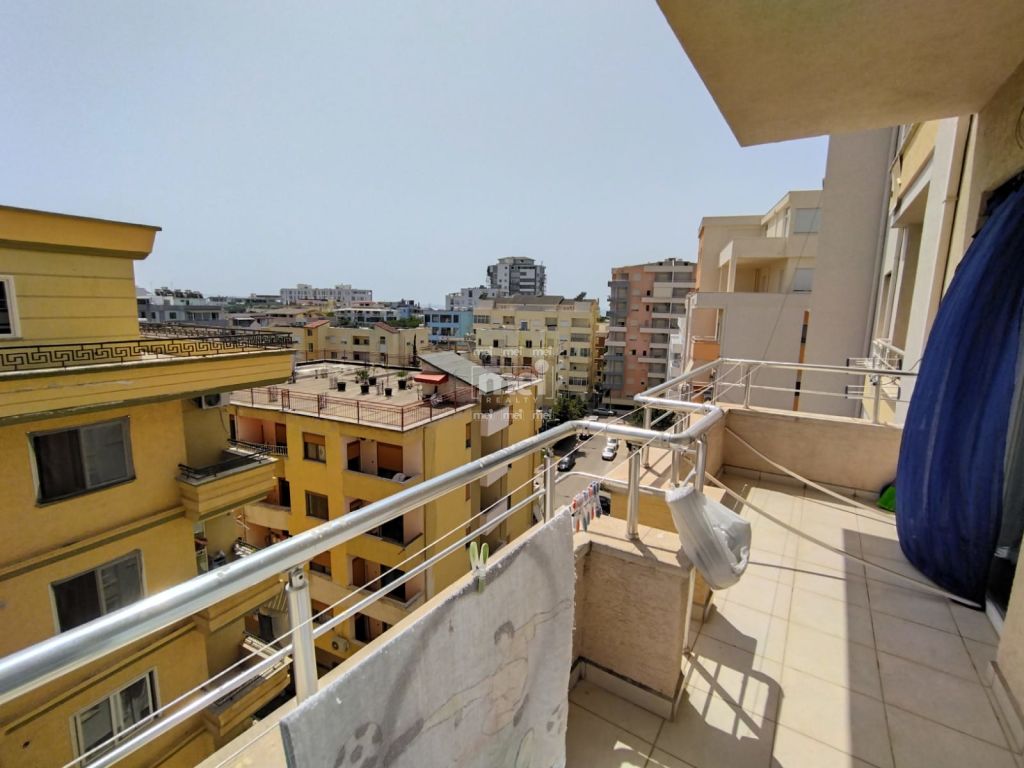 SHITET APARTAMENT 1+1 TEK SHKEMBI KAVAJES