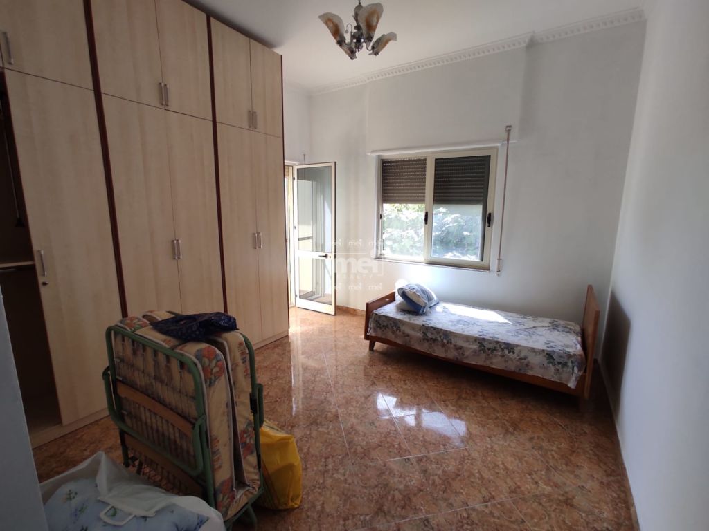 JEPET ME QIRA APARTAMENT 2+1 PRANE SHKOLLES "GJERGJ KASTRIOTI"