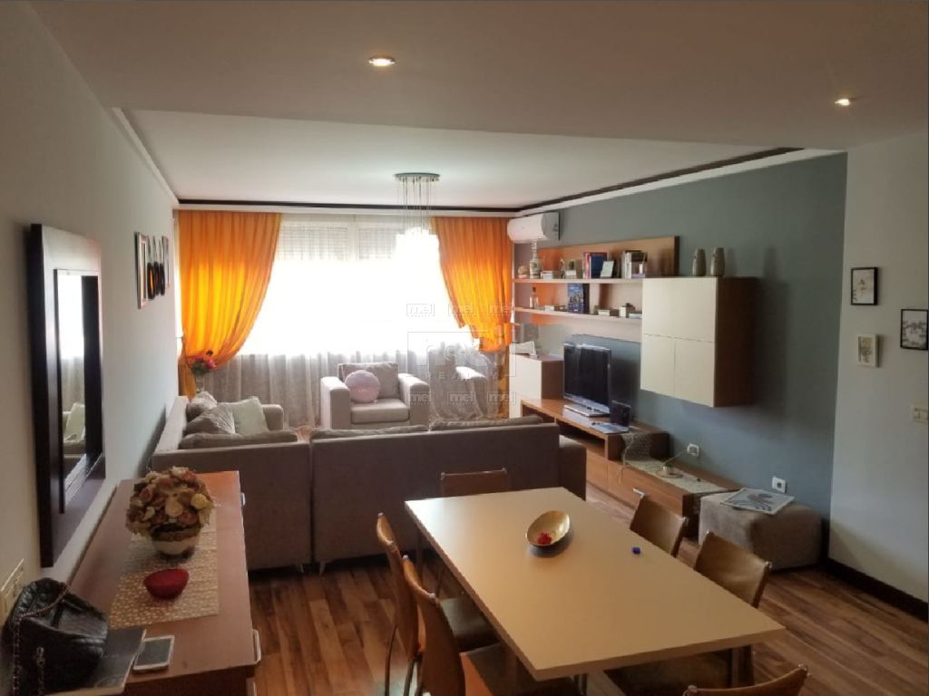 Jepet Me Qira Apartament 2+1+2 I Mobiluar, Prane Ambasades Amerikane.