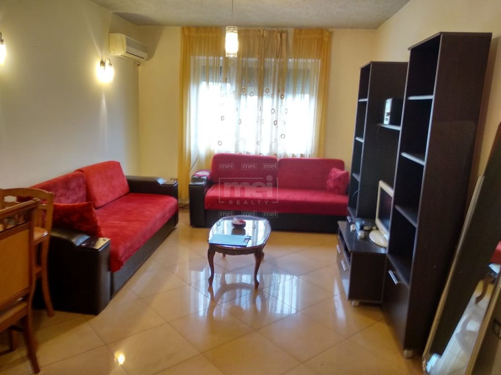 SHITET APARTAMENT 2+1 I MOBILUAR TEK 21 DHJETORI