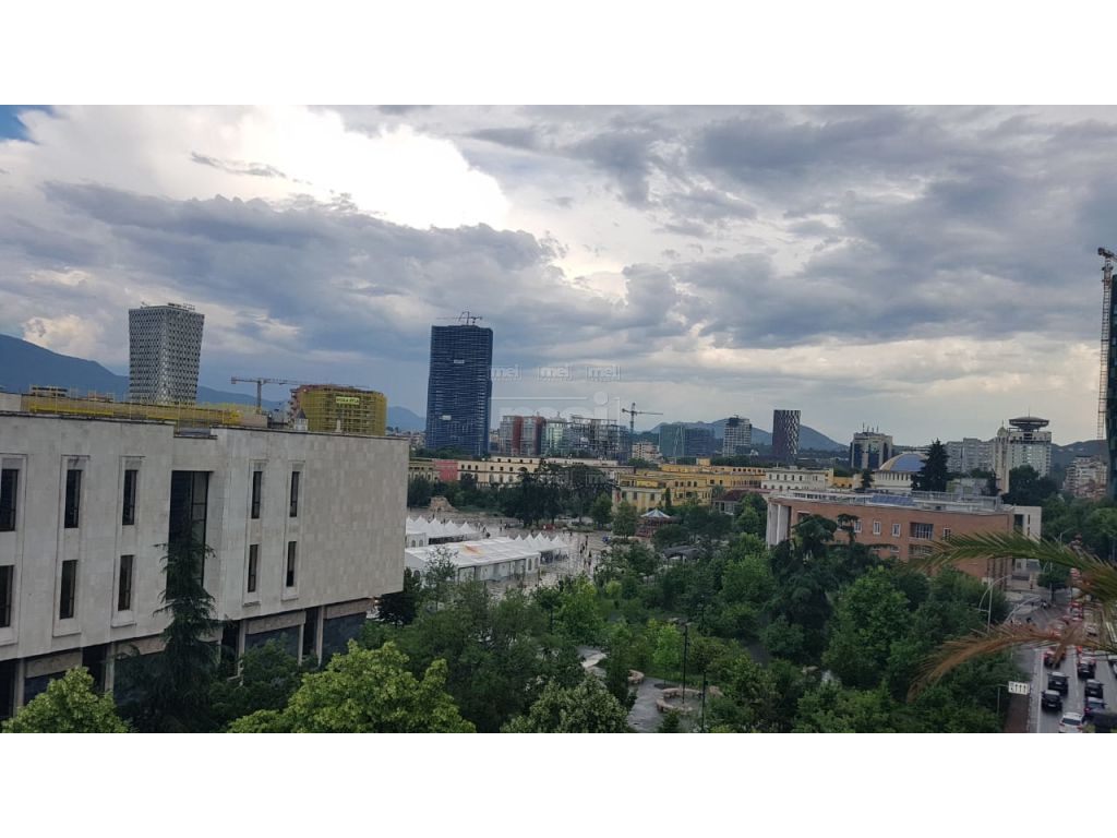 Jepet Me Qira Apartament 1+1, Tek Rruga E Durresit.