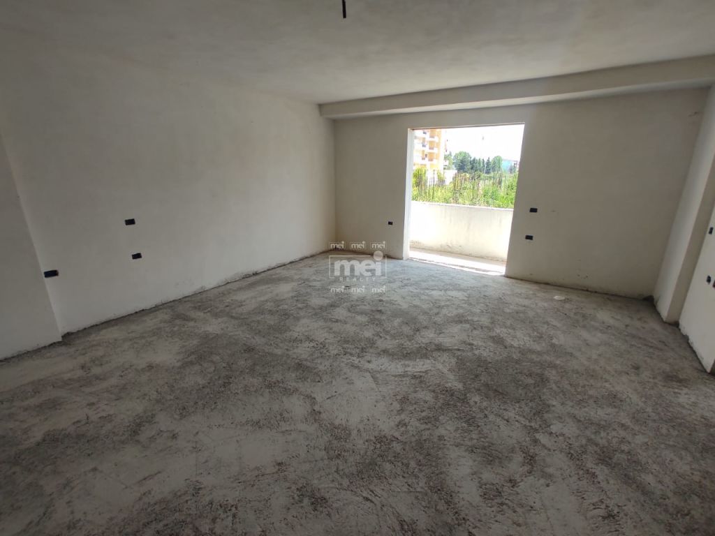 SHITET APARTAMENT 1+1 PRANE HOTEL GRINT, GOLEM