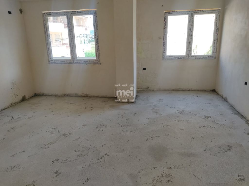 SHITET APARTAMENT 1+1 NE GOLEM