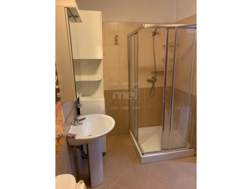 Shitet Apartament 1+1 Ne Brryl.