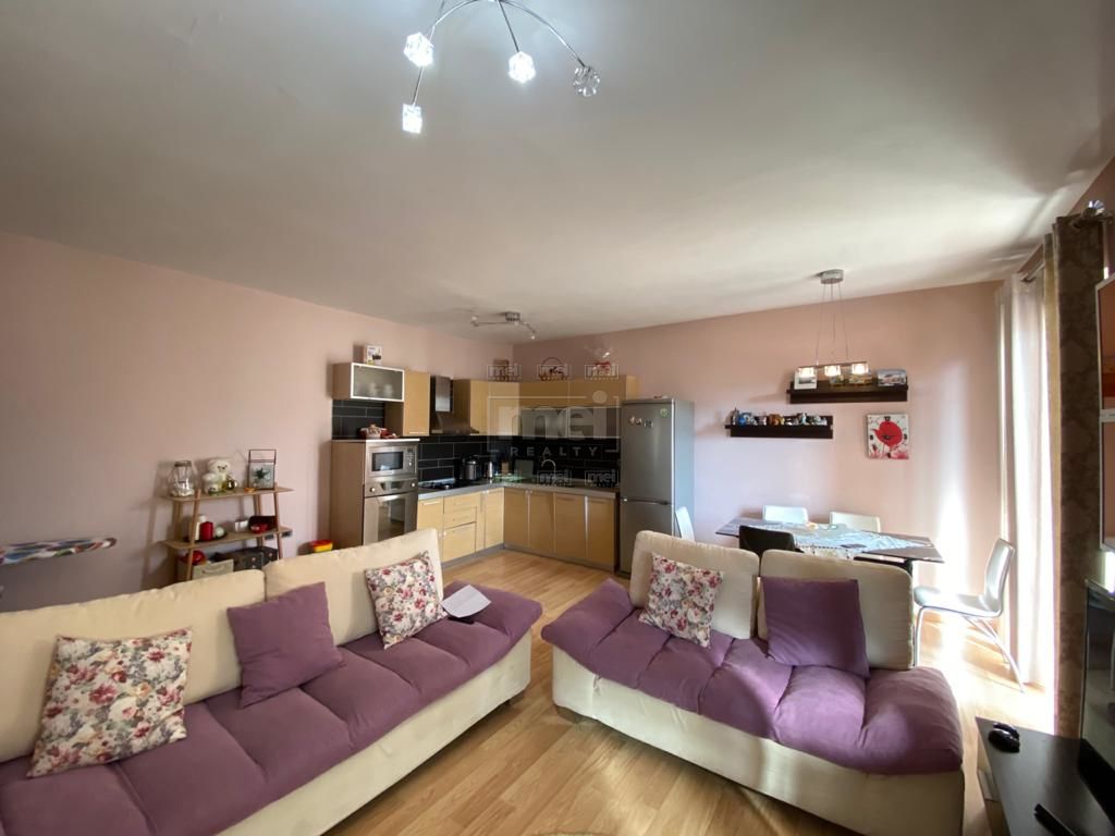 Shitet Apartament 2+1, Tek Rruga Bardhyl.