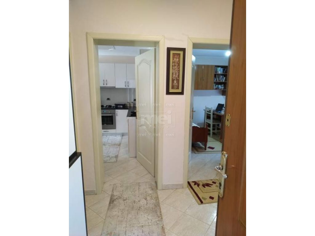 Shitet Apartament 2+1 Tek Rruga Llazi Miho