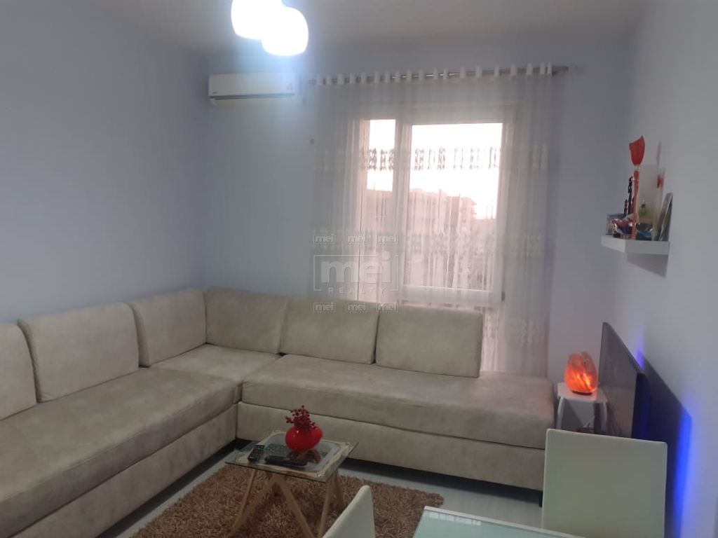 Shitet Apartament 1+1 Ne Laprake