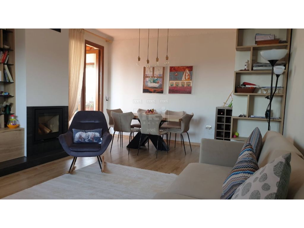 Shitet Apartamenti 3+1+2 Ne Bllok