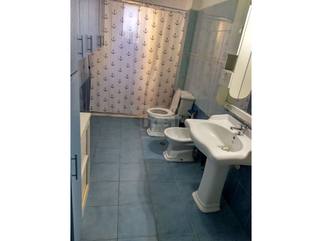 SHITET APARTAMENT 2+1 PRANE QENDRES SE TIRANES
