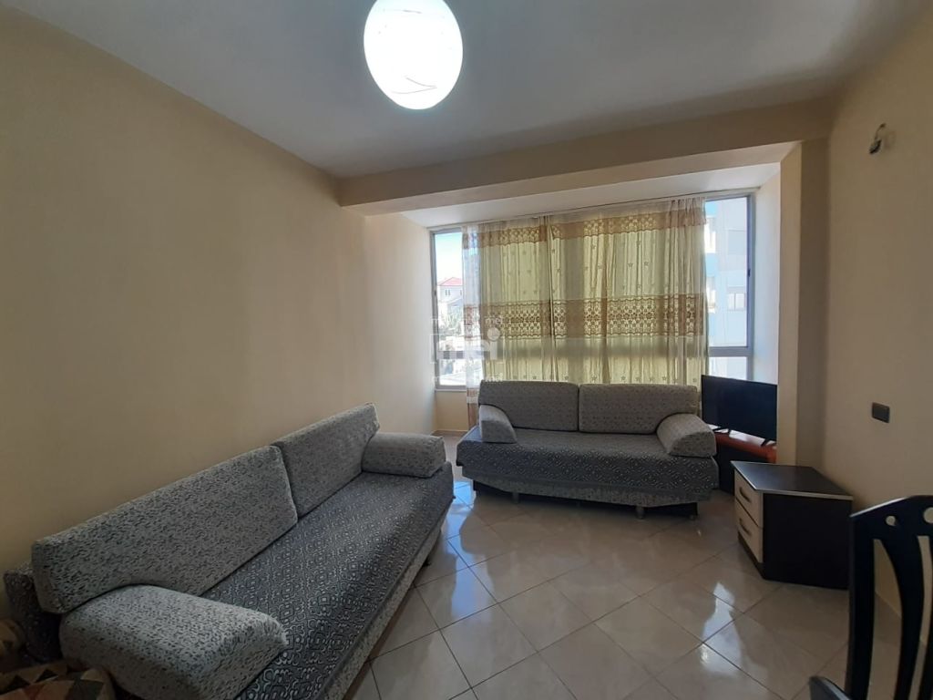 JEPET ME QIRA APARTAMENT 1+1 PRANE SHKOLLES "GJERGJ KASTRIOTI"