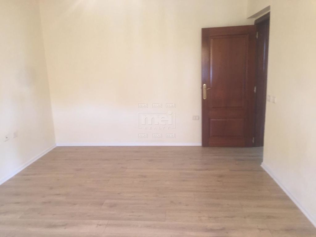Shitet Apartament 2+1, Tek Fusha Ali Demit.
