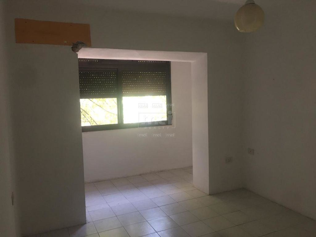 Shitet Apartament 2+1, Tek Rruga Mine Peza.