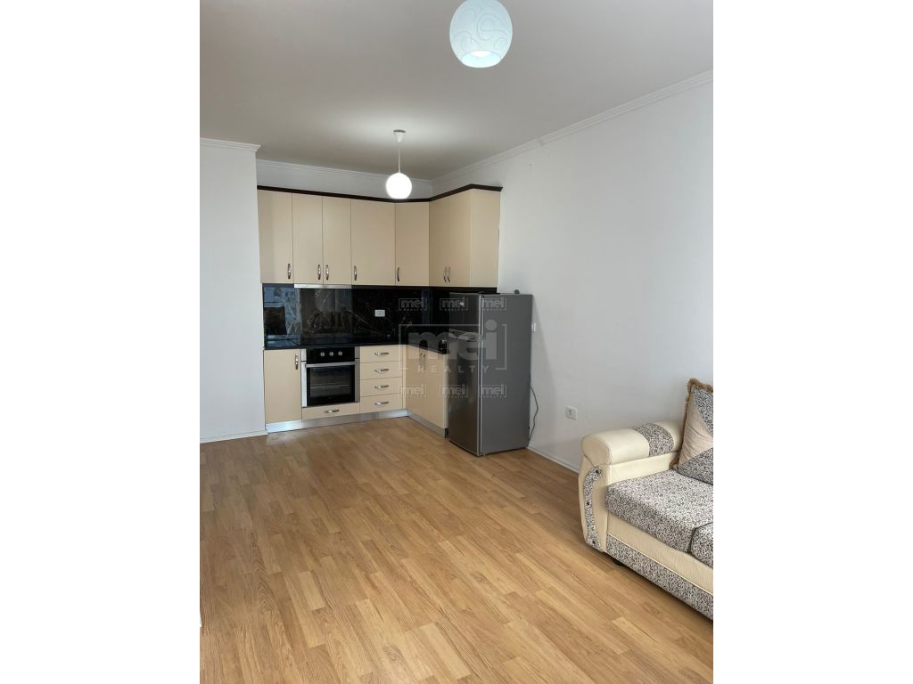 Jepet Me Qera Super Apartament 1+1, Tek Fiori Di Bosco.