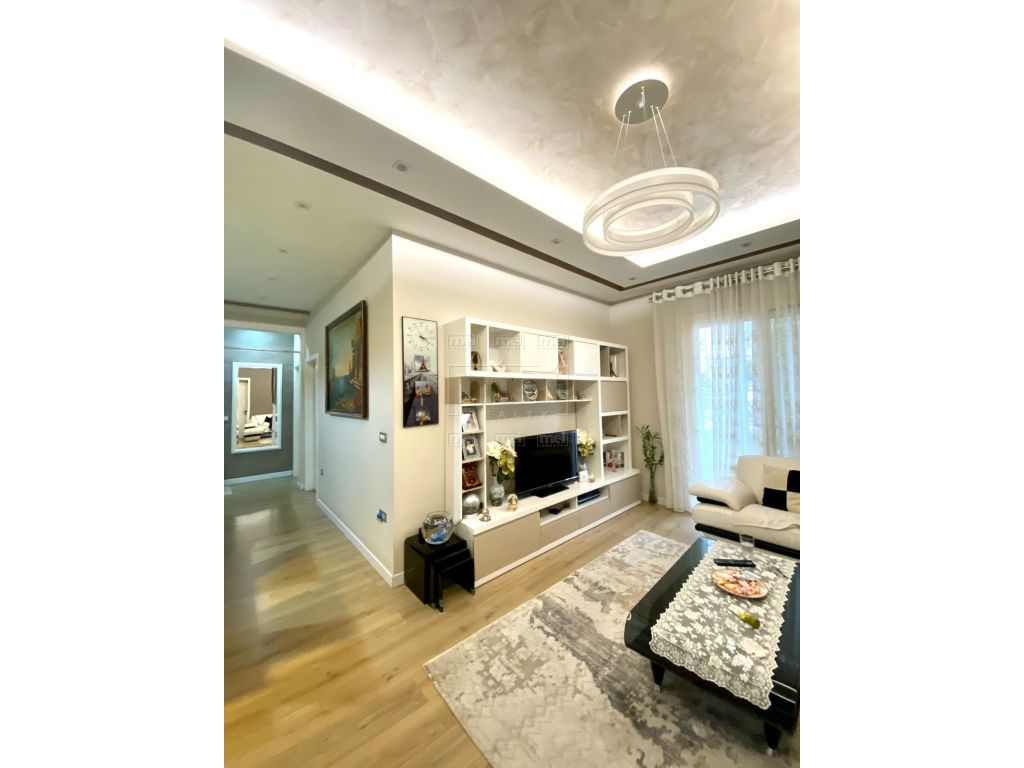 JEPET ME QERA SUPER APARTAMENT 3+1 TEK SHESHI WILLSON!