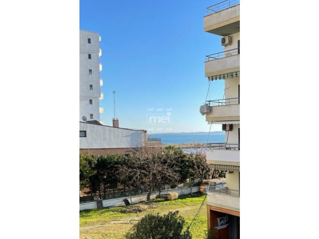 SHITET APARTAMENT 1+1 NE HEKURUDHA ME PAMJE ANESORE NGA DETI!