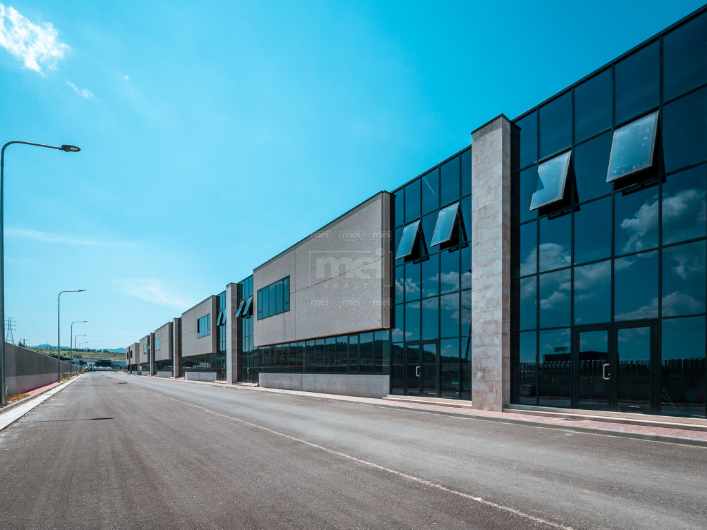 JEPET ME QIRA KAPANON TEK TIRANA INDUSTRIAL PARK