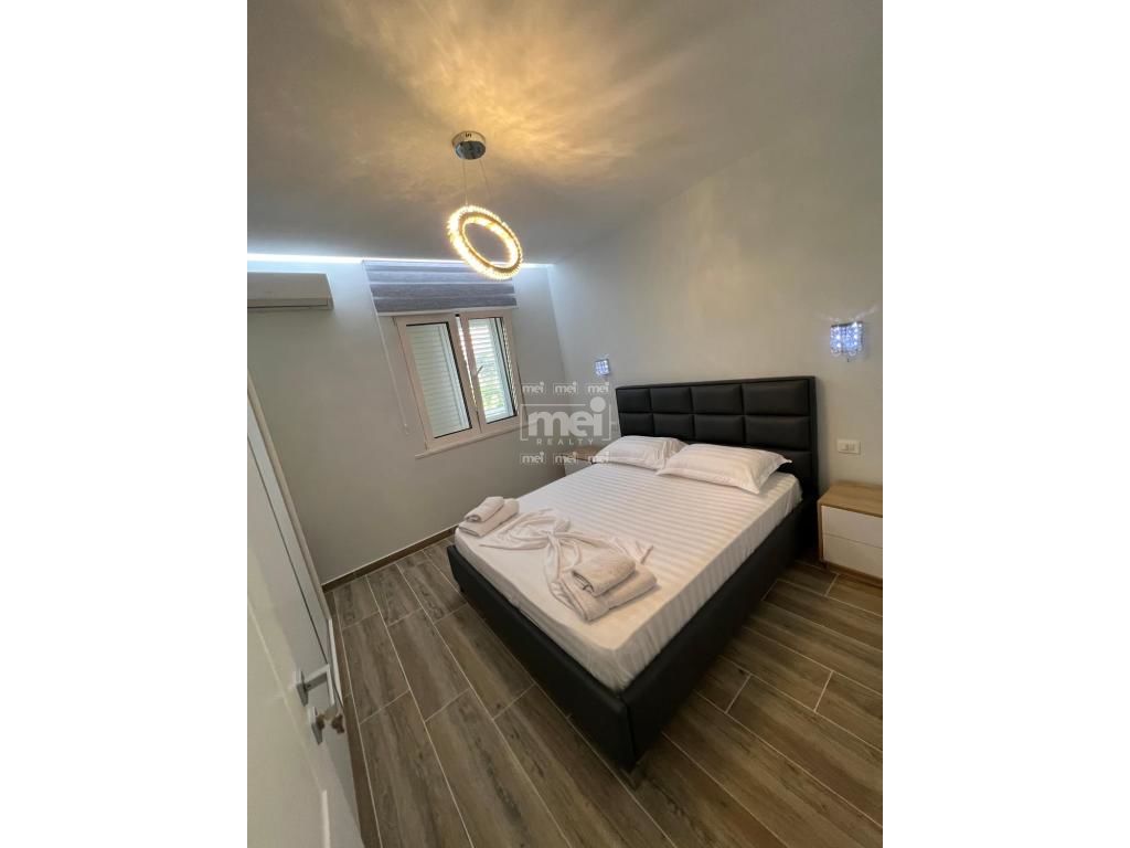 JEPET ME QIRA APARTAMENT LUXI 2+1 TEK SHKEMBI I KAVAJES ME PAMJE NGA DETI!