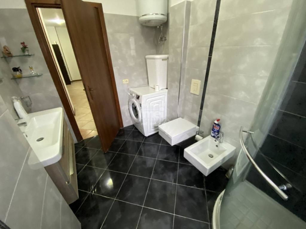 JEPET ME QIRA APARTAMENT  3+1 NE QENDER 2