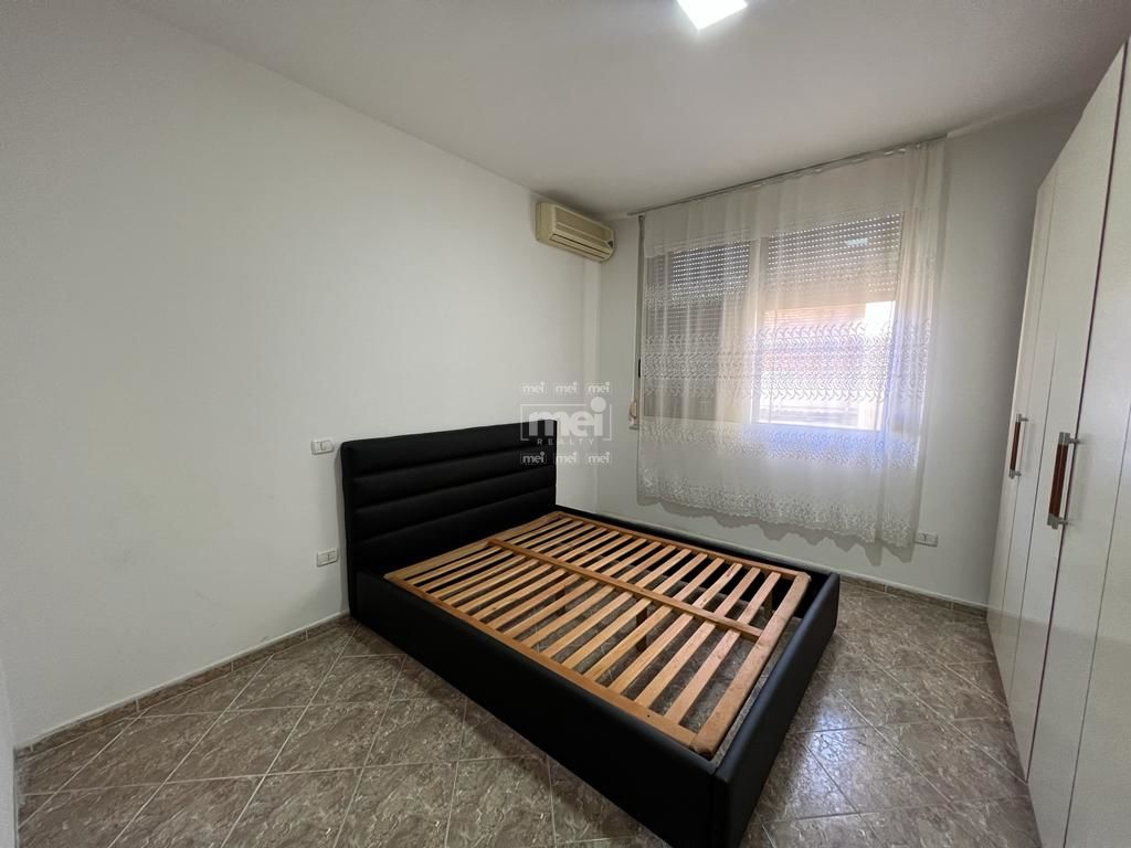 JEPET ME QIRA APARTAMENT  2+1+2 NE QENDER 9