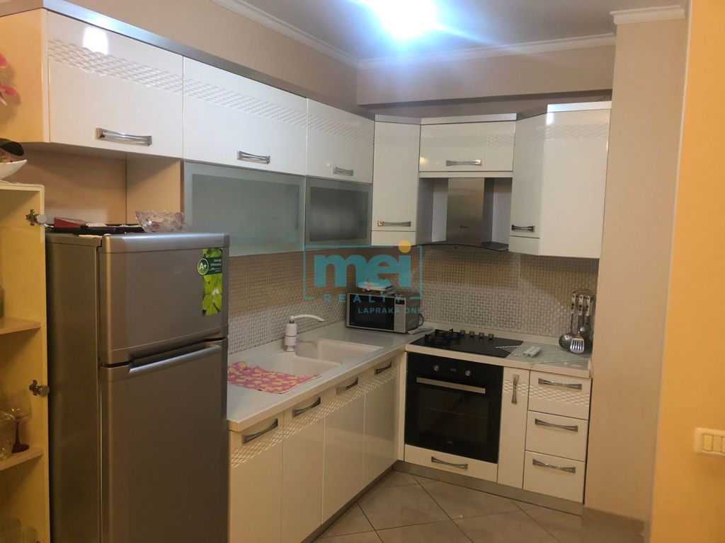 Jepet me Qera Apartament 2+1 ne Astir, Kompleksi Fratari! 2