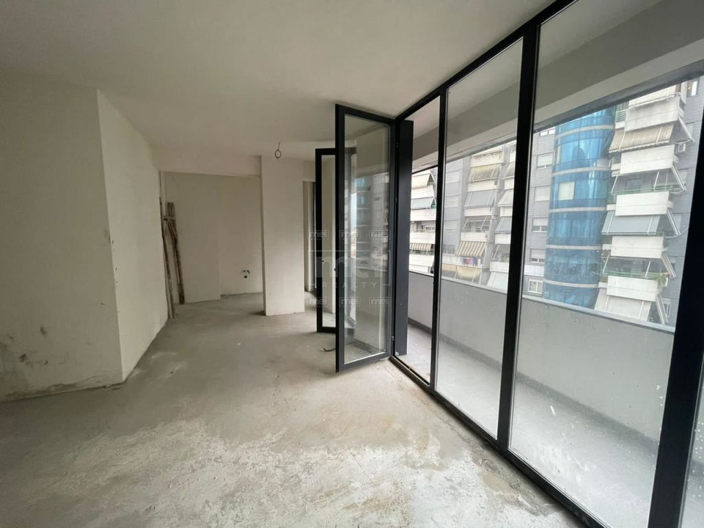 Shitet Apartamenti 2+1+2 Perballe Kompleksit Halili, Vila Gold Bashke Me Post Parkimi