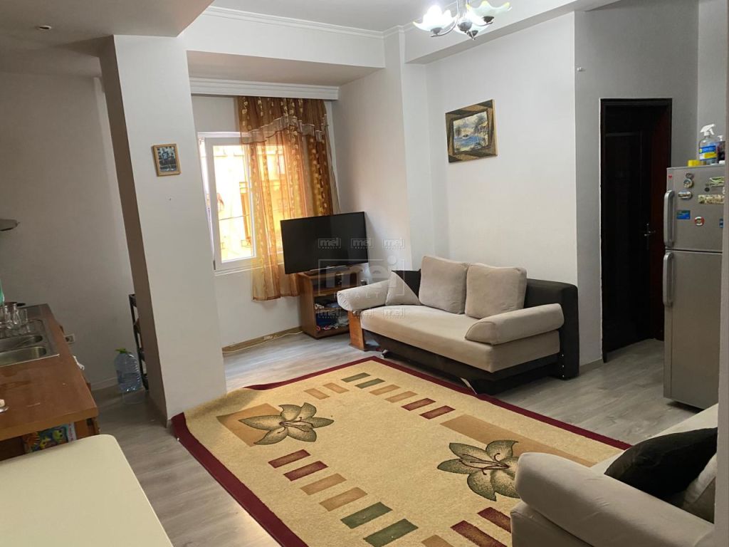 Shitet Apartament 2+1, tek Rruga Margarita Tutulani