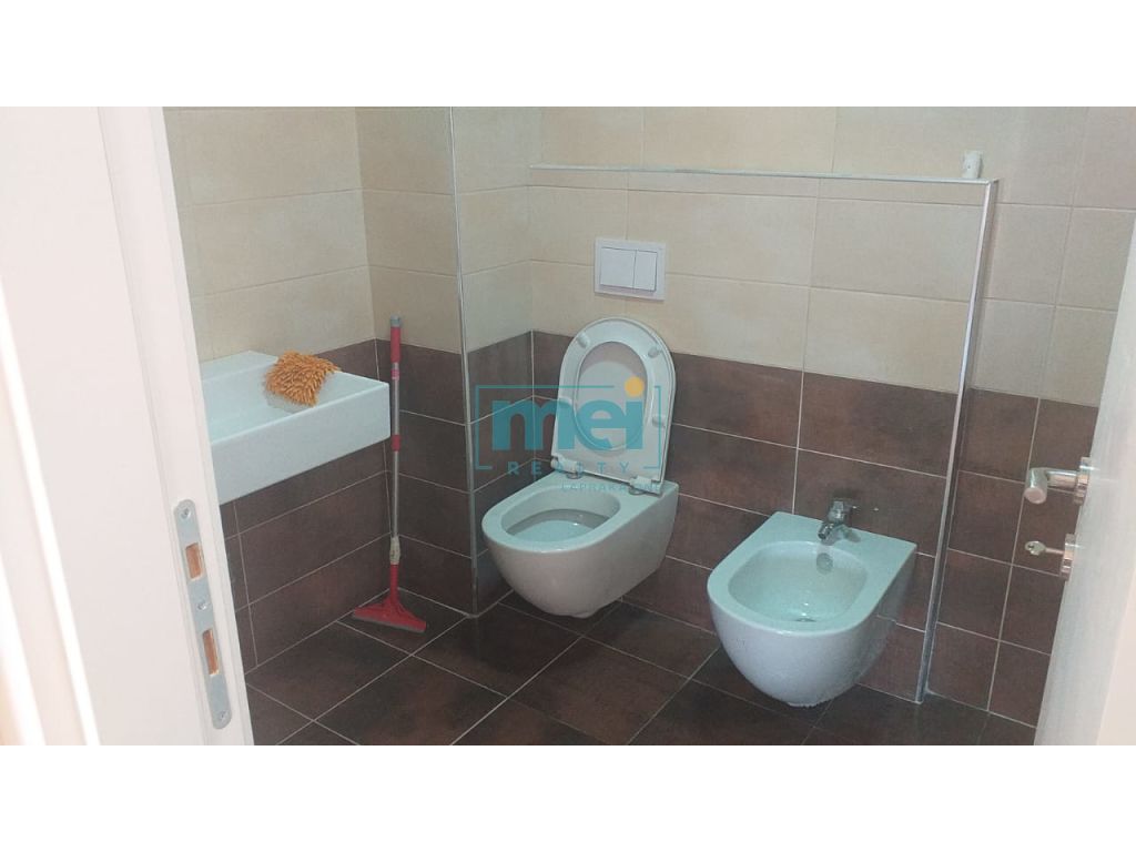 Jepet Me Qera Super Apartament 1+1 Pranë Kupolës,Laprakë!