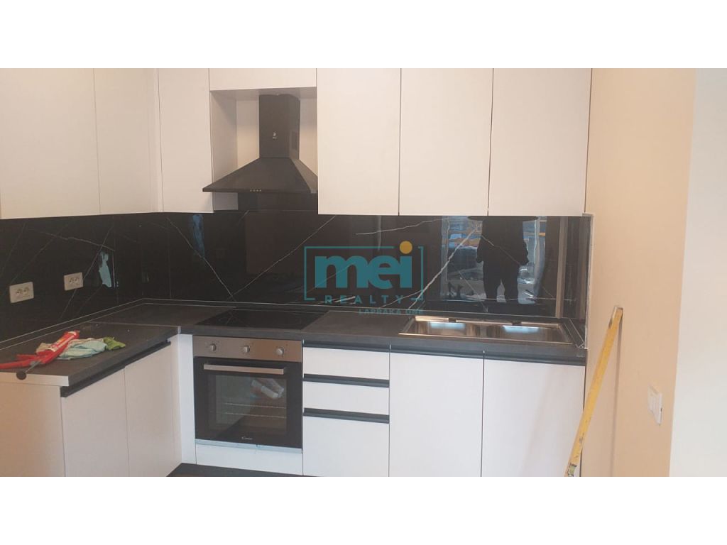 Jepet Me Qera Super Apartament 1+1 Pranë Kupolës,Laprakë!