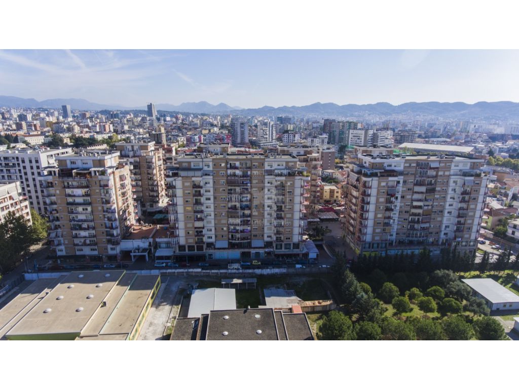 JEPET ME QIRA AMBIENT KOMERCIAL 1000 M NE DON BOSKO!