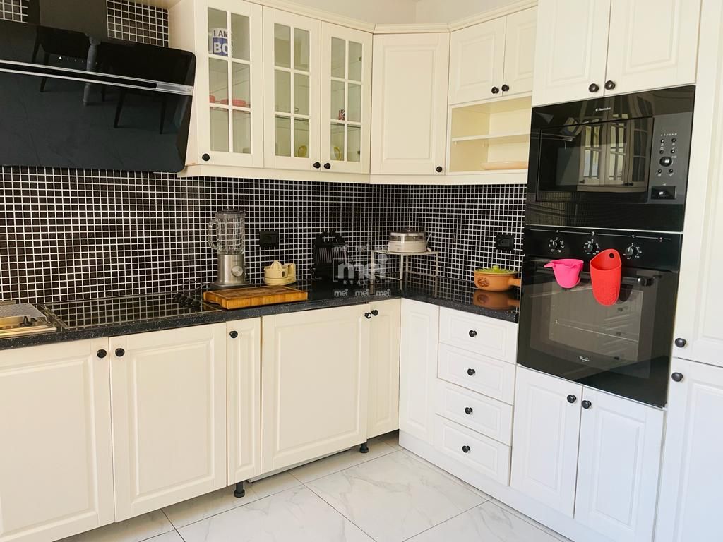 SHITET APARTAMENT 3+1+2 ME PAMJE NGA DETI NE VOLLGA