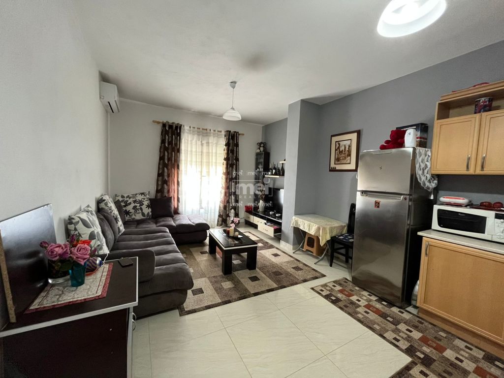 SHITET APARTAMENT 1+1 NE GOLEM