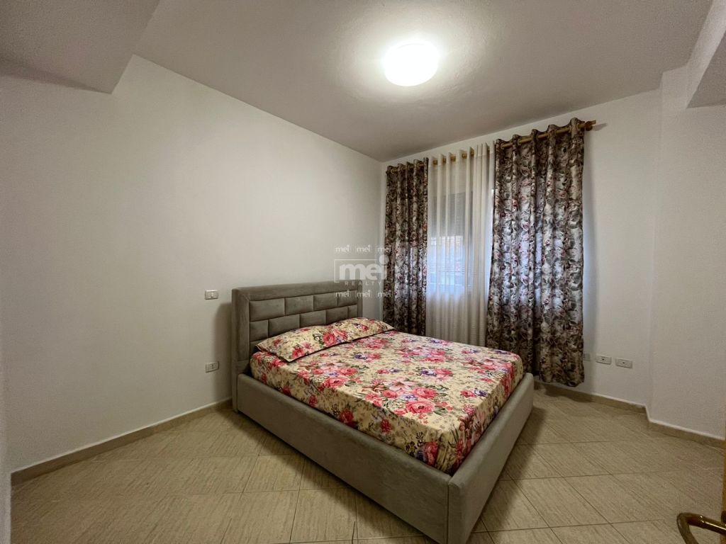 JEPET ME QIRA APARTAMENTI 2+1+2 NE QENDER