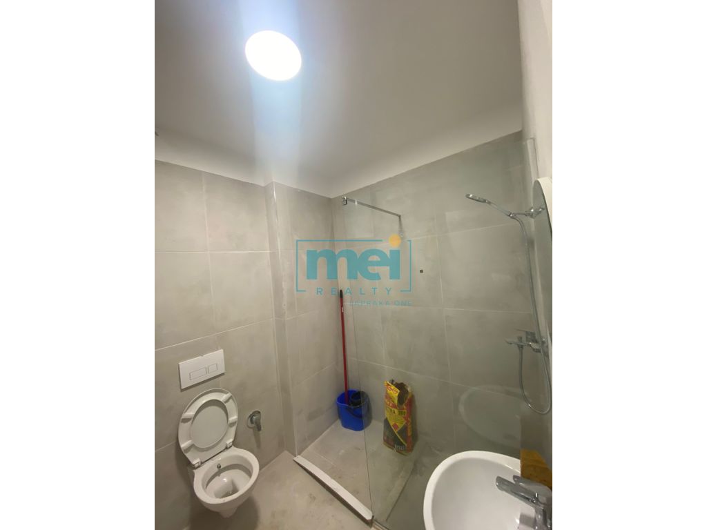 Jepet me Qera Super Apartament 1+1 te Fusha e Aviacionit! 2