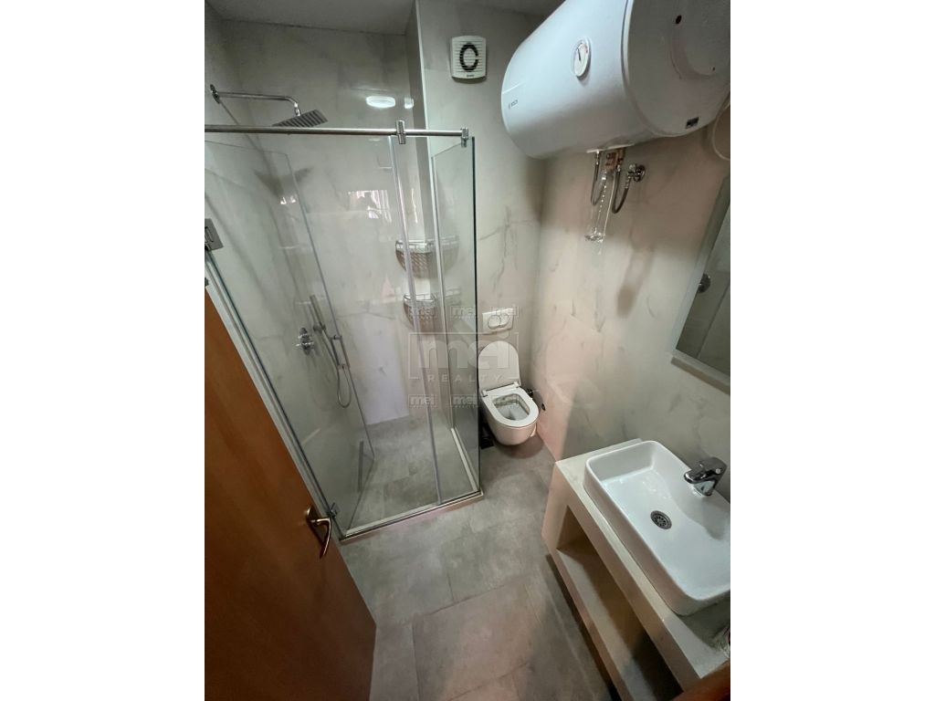 Jepet me Qira Apartament 2+1 tek Rruga e Duresit