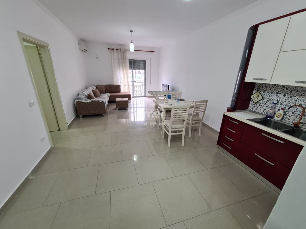 JEPET ME QIRA APARTAMENT  2+1+2 NE QENDER