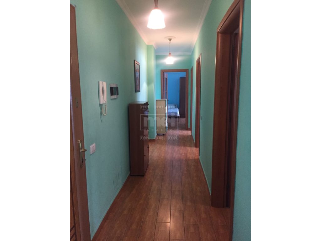 JEPET ME QERA APARTAMENT 2+1 NE ZONEN E 21 DHJETORIT!