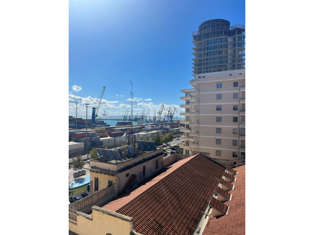 SHITET APARTAMENT 2+1 NE RRUGEN E RE TE PORTIT!