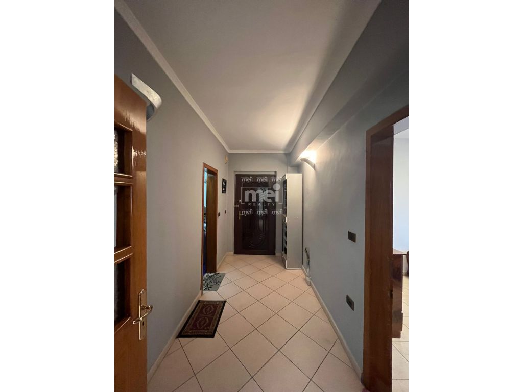 SHITET APARTAMENT 2+1 NE RRUGEN E RE TE PORTIT!