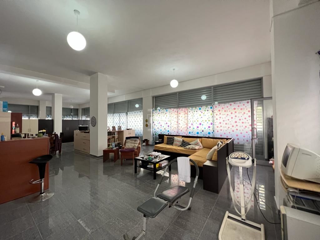 SHITET HOTEL NE HEKURUDHA,PLAZH! 4