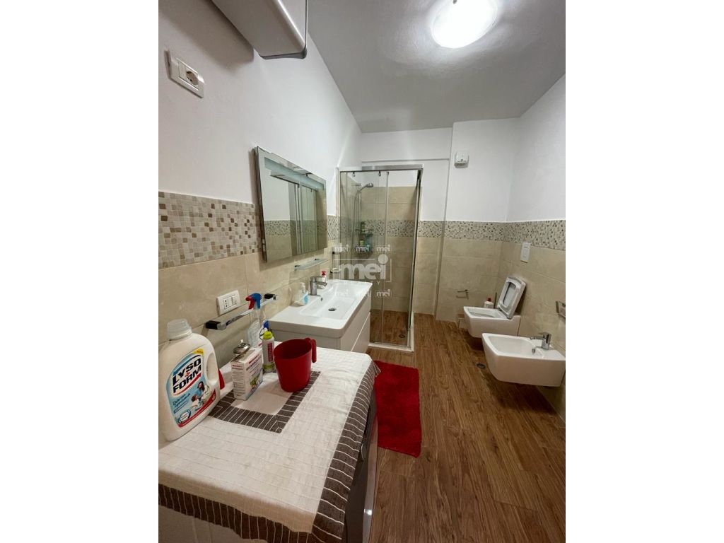 JEPET ME QIRA APARTAMENT 3+1+2 TEK RRUGA E RE E PORTIT! 9
