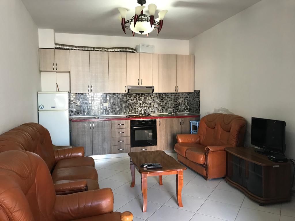 JEPET ME QIRA APARTAMENT 1+1, NE VIJE TE PARE PLAZH!