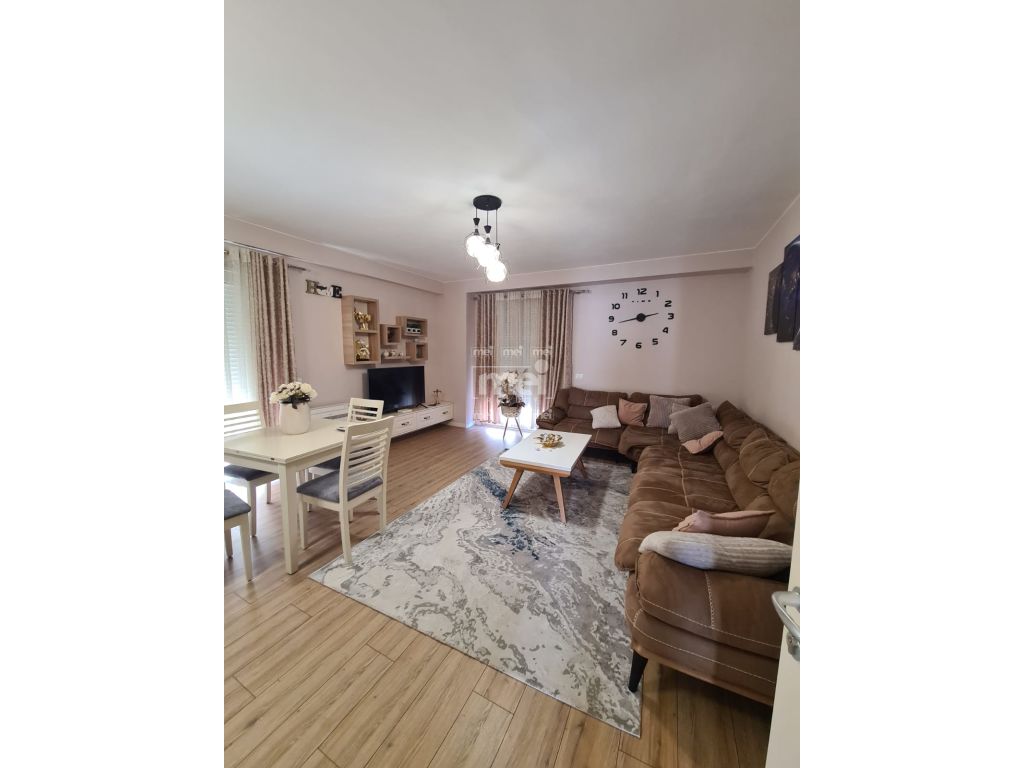 JEPET APARTAMENT 2+1 ME QIRA TEK ISH RAJONI! 8