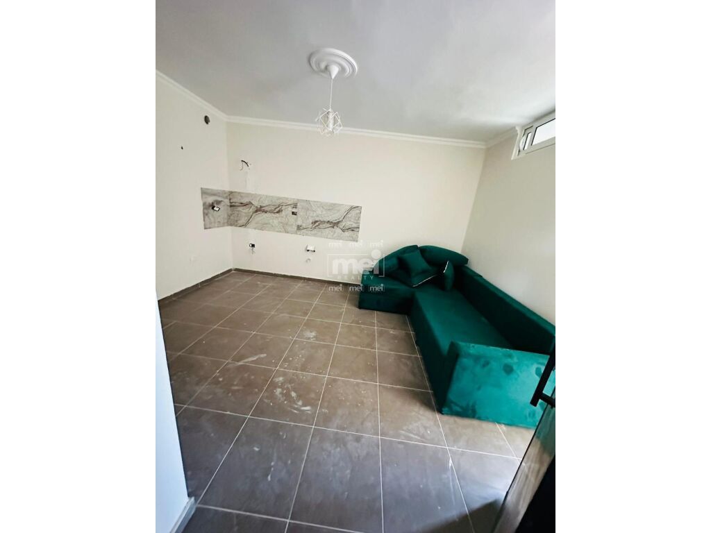 SHITET APARTAMENT 1+1 NE SHKEMB KAVAJE! 2