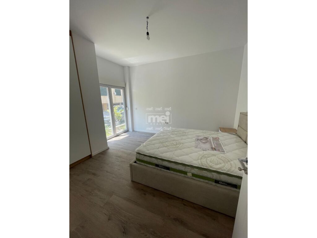 SHITET APARTAMENT 2+1 + POST PARKIMI PRANE HOTEL MAJESTIC, SHKEMBI I KAVAJES! 2