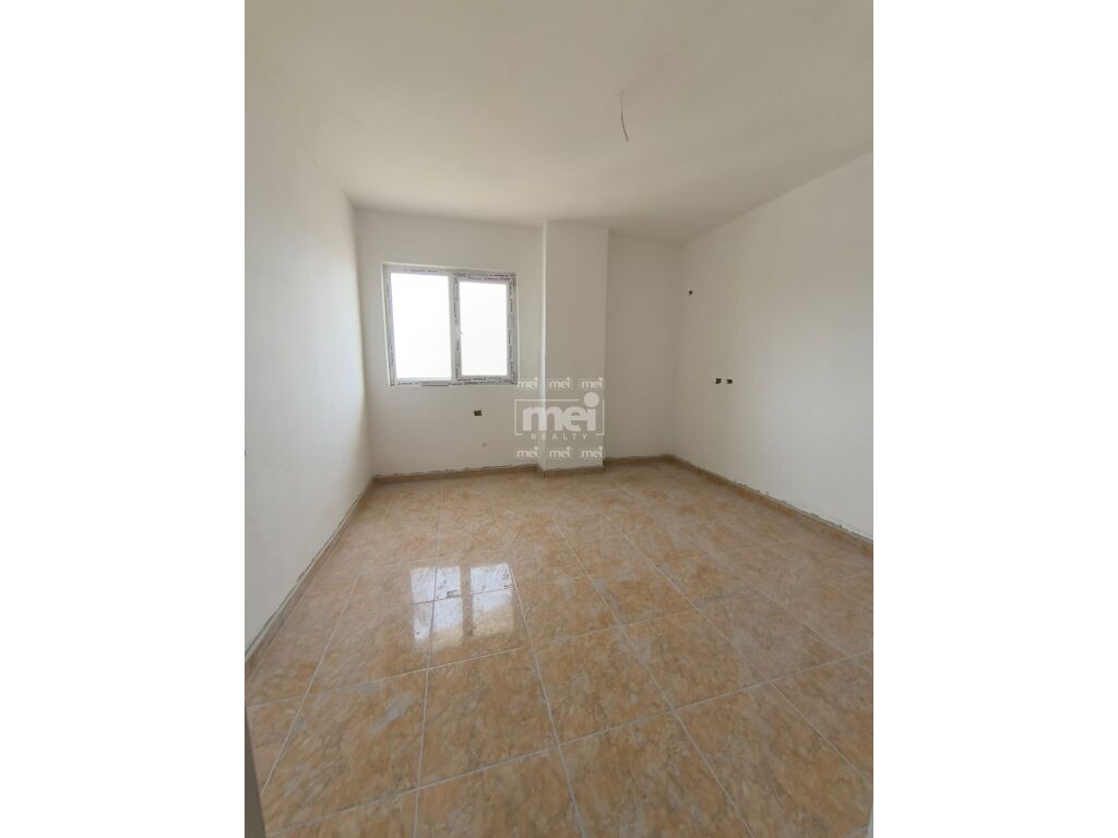 SHITET APARTAMENT 2+1 PRANE SPITALIT! 6