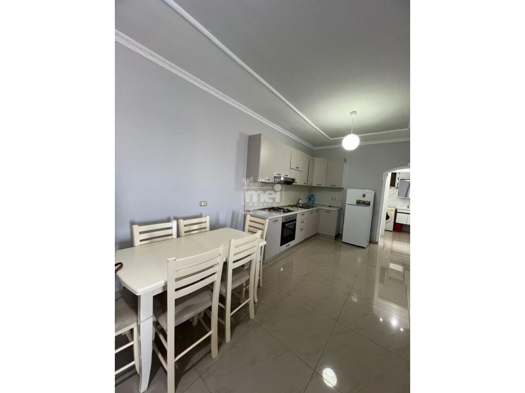 JEPET APARTAMENT ME QIRA 2+1 PRANE HOTEL ROYAL, PLAZH! 3
